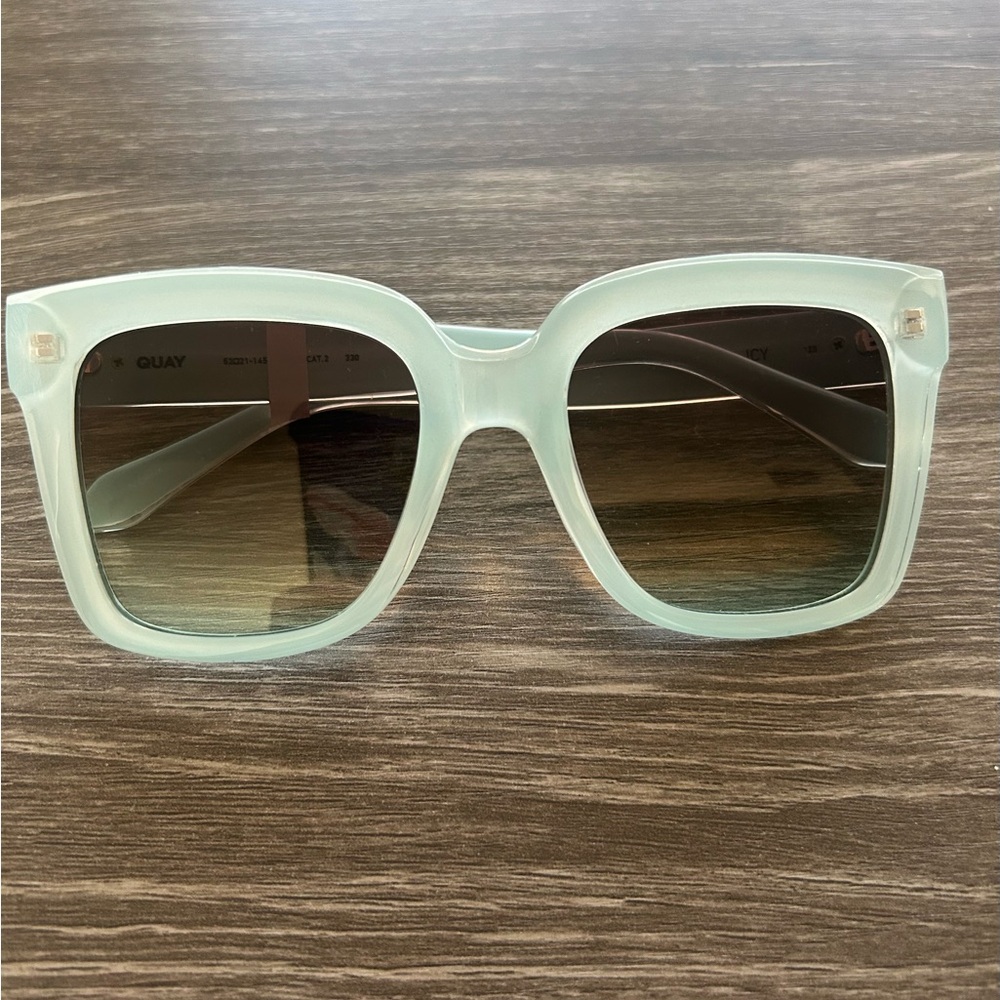 Quay Blue Sunglasses. NEW - Picture 3 of 8